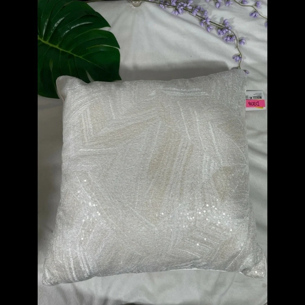 NWT Hotel Collection Alabastar Sequin 20